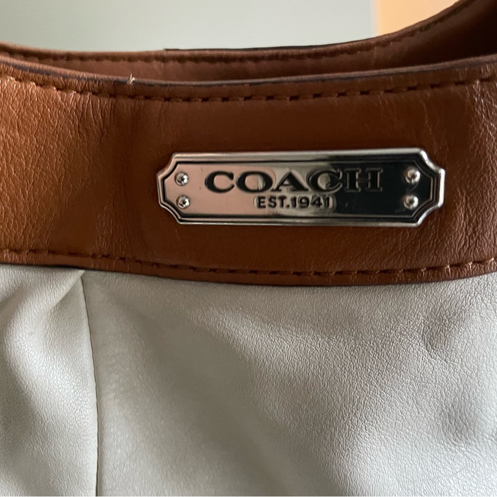 Coach Soho Leather Shoulder Bag Cream - Picture 4 of 12